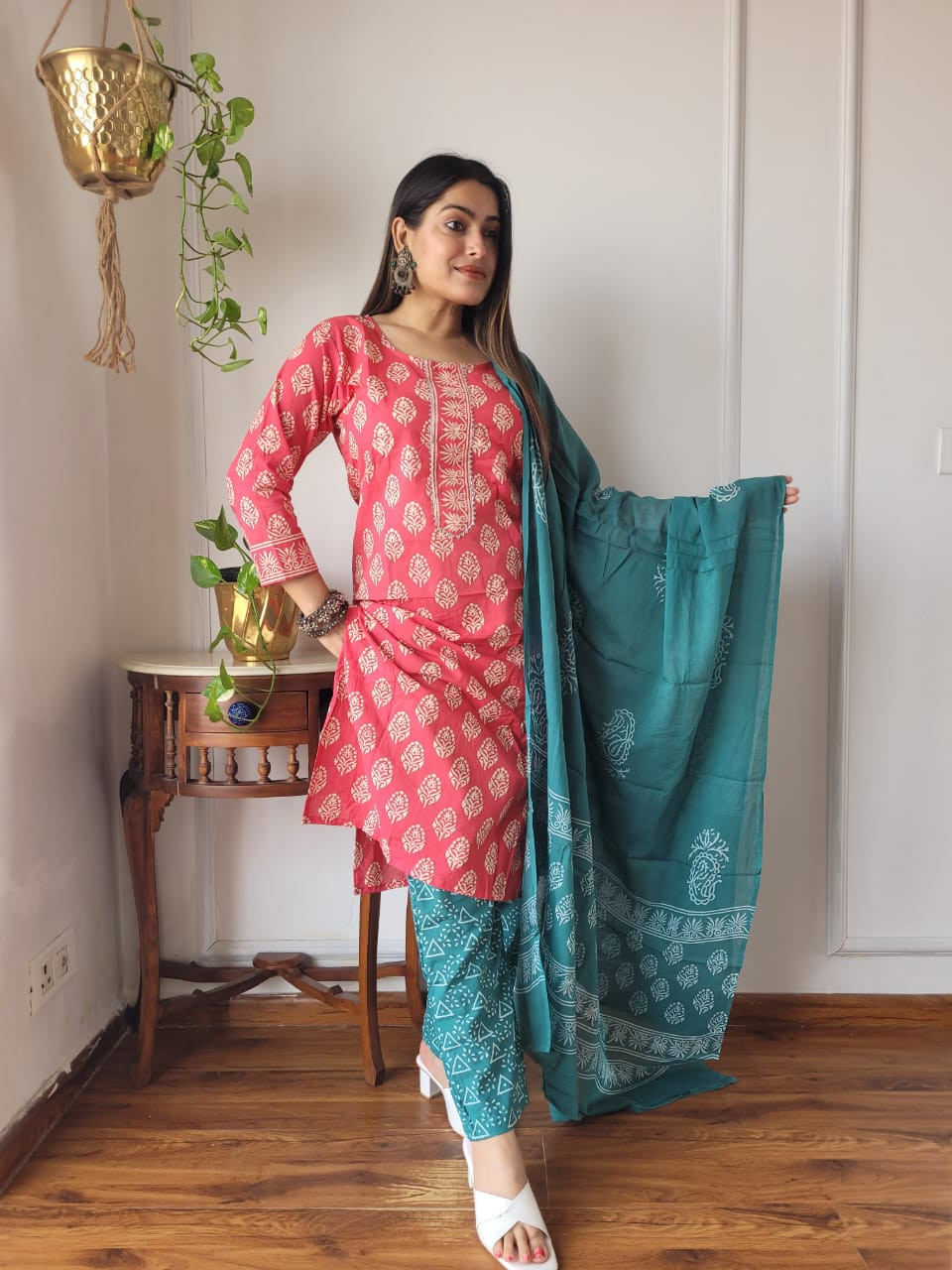 Cotton Blend Printed Readymade Salwar Suit Ready to Wear Floral Print Kurta, Salwar & Dupatta Set